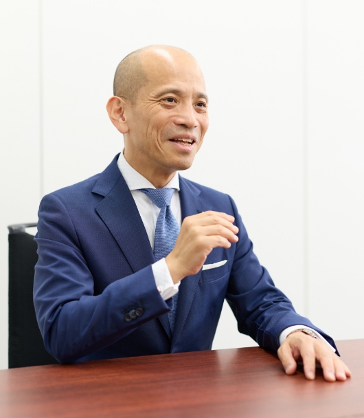 執行役員兼営業支援部長　丸山 明仁